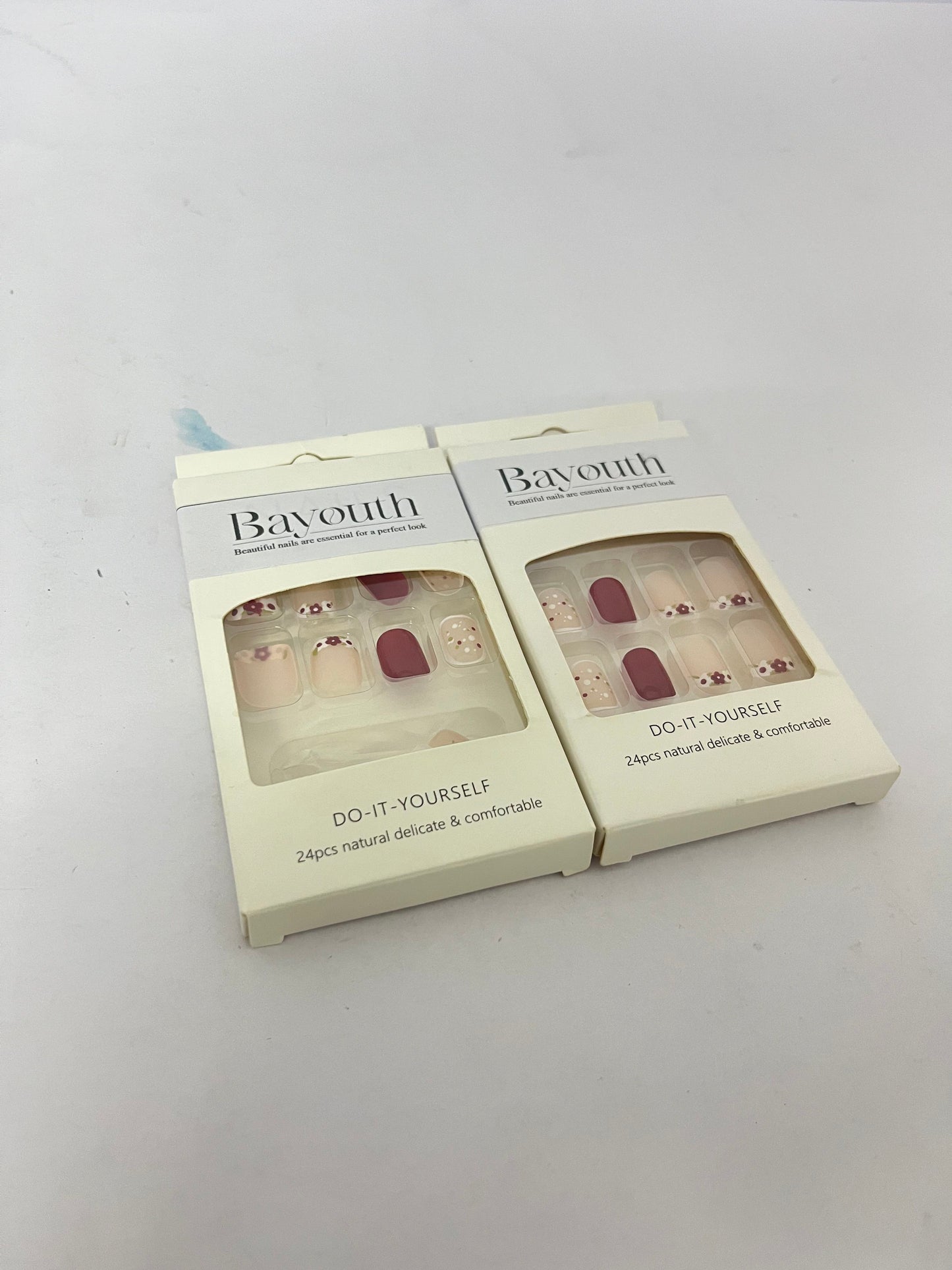 Bayouth False nails Short Press on Nails Square Fake Nails Bling Full Cover French False Nails for Women and Girls 24PCS
