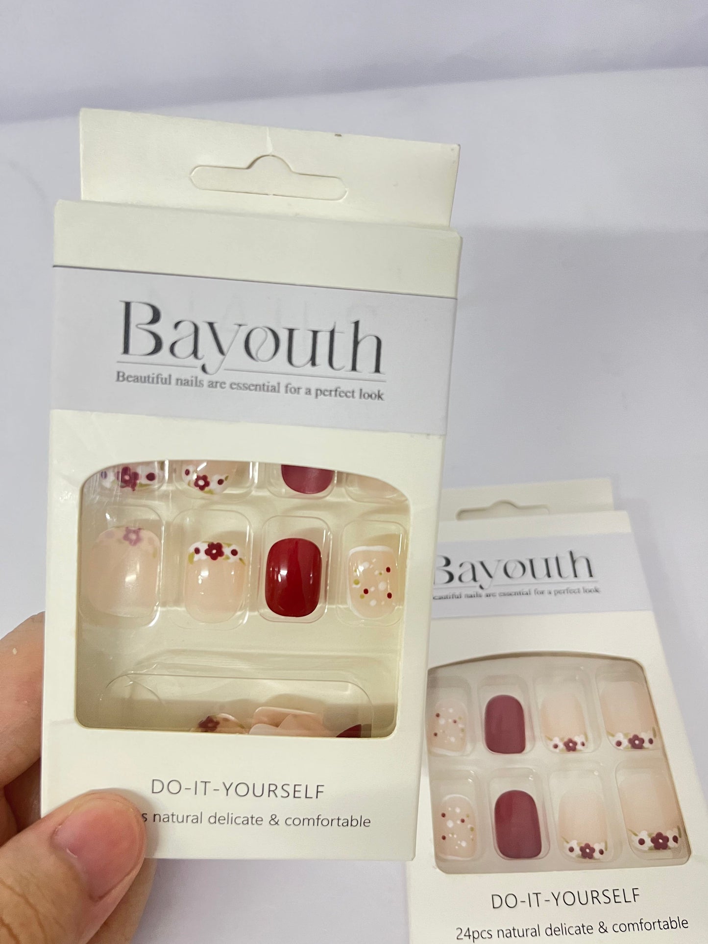 Bayouth False nails Short Press on Nails Square Fake Nails Bling Full Cover French False Nails for Women and Girls 24PCS