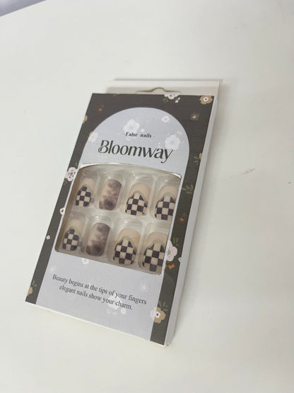 Bloomway Checkerboard & Smudge False Nails – Elegant Aesthetics at Your Fingertips, Refresh Your Nail Style in Seconds