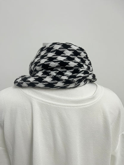 【Boilion Black & White Houndstooth Scarf】—— Timeless Pattern for Daily Styling
