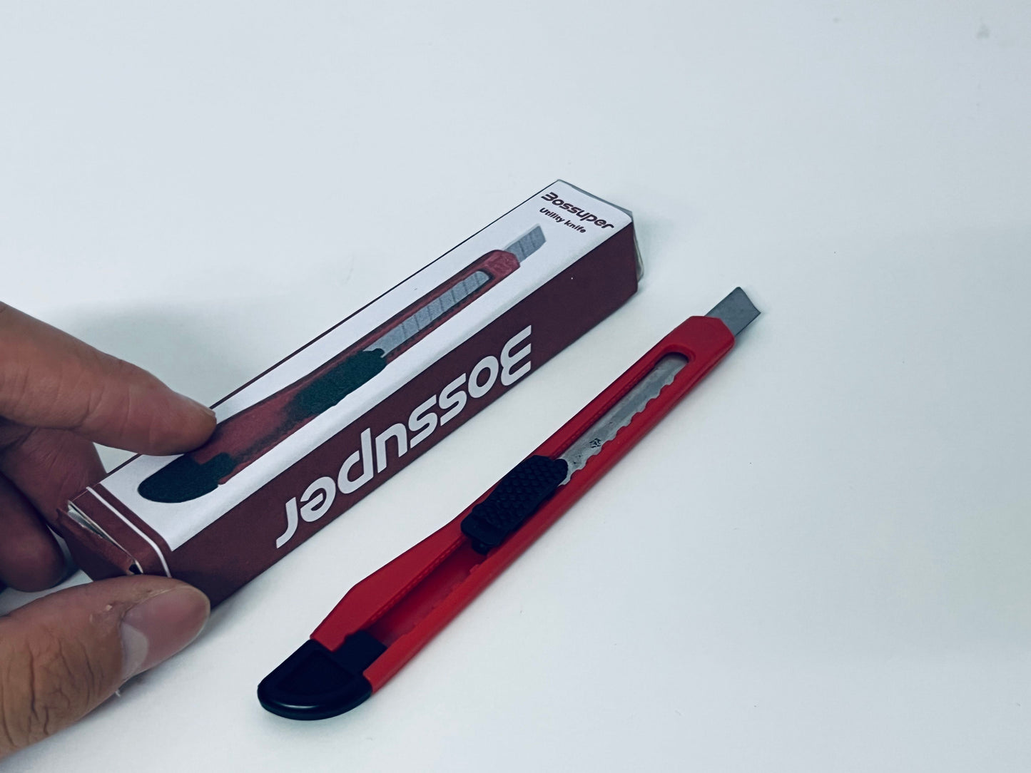 Bossuper Utility Knife - Precise Cutting, Durable and Efficient