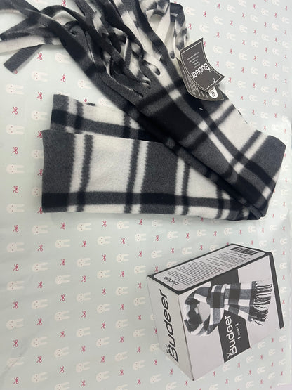 Budeer Classic Black & White Plaid Scarf - Soft Fringed Winter Scarf for Men & Women
