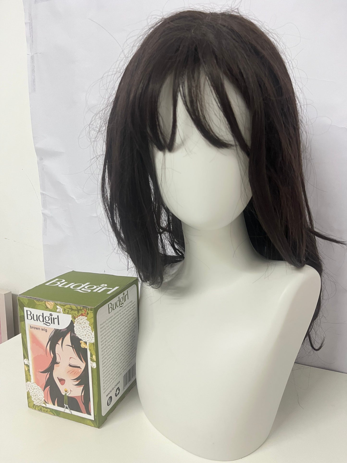 【Budgirl Brown Anime-Style Wig】—— Versatile Hairpiece for Cosplay & Daily Styling