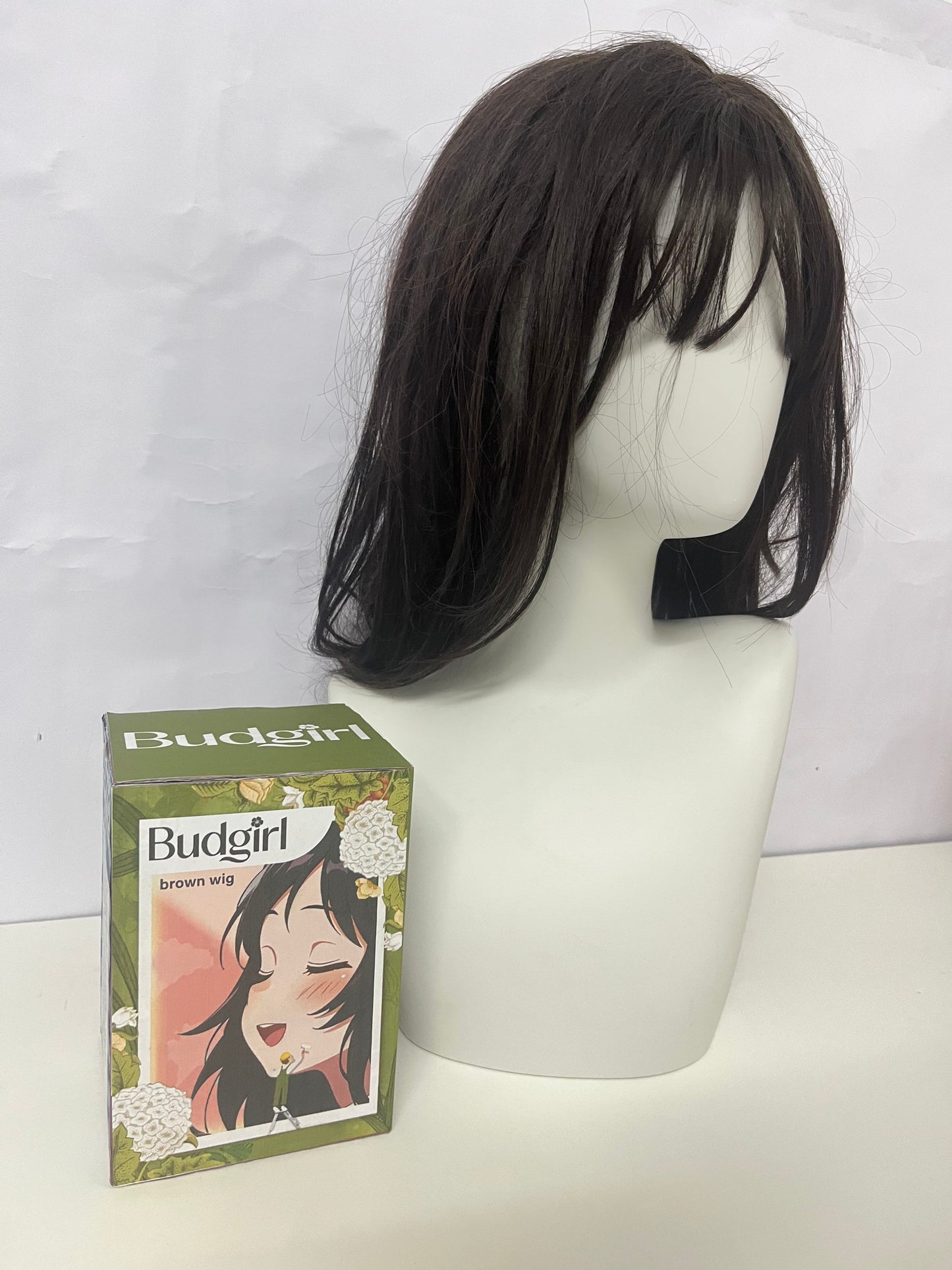 【Budgirl Brown Anime-Style Wig】—— Versatile Hairpiece for Cosplay & Daily Styling