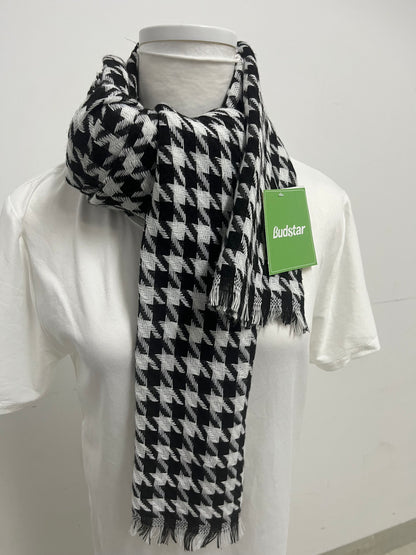 Budstar Houndstooth Scarf Classic Retro Warm & Versatile A Textured Highlight for Autumn and Winter Styling