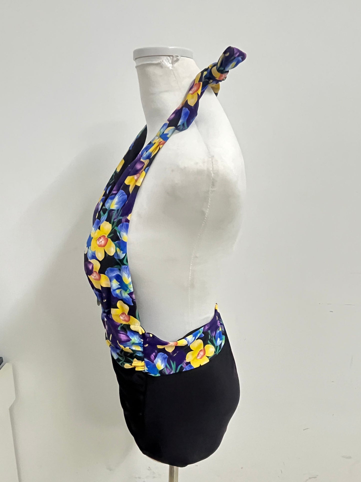 【Bunnyoung Purple Floral Halter Swimsuit】—— Vibrant & Stylish Beachwear