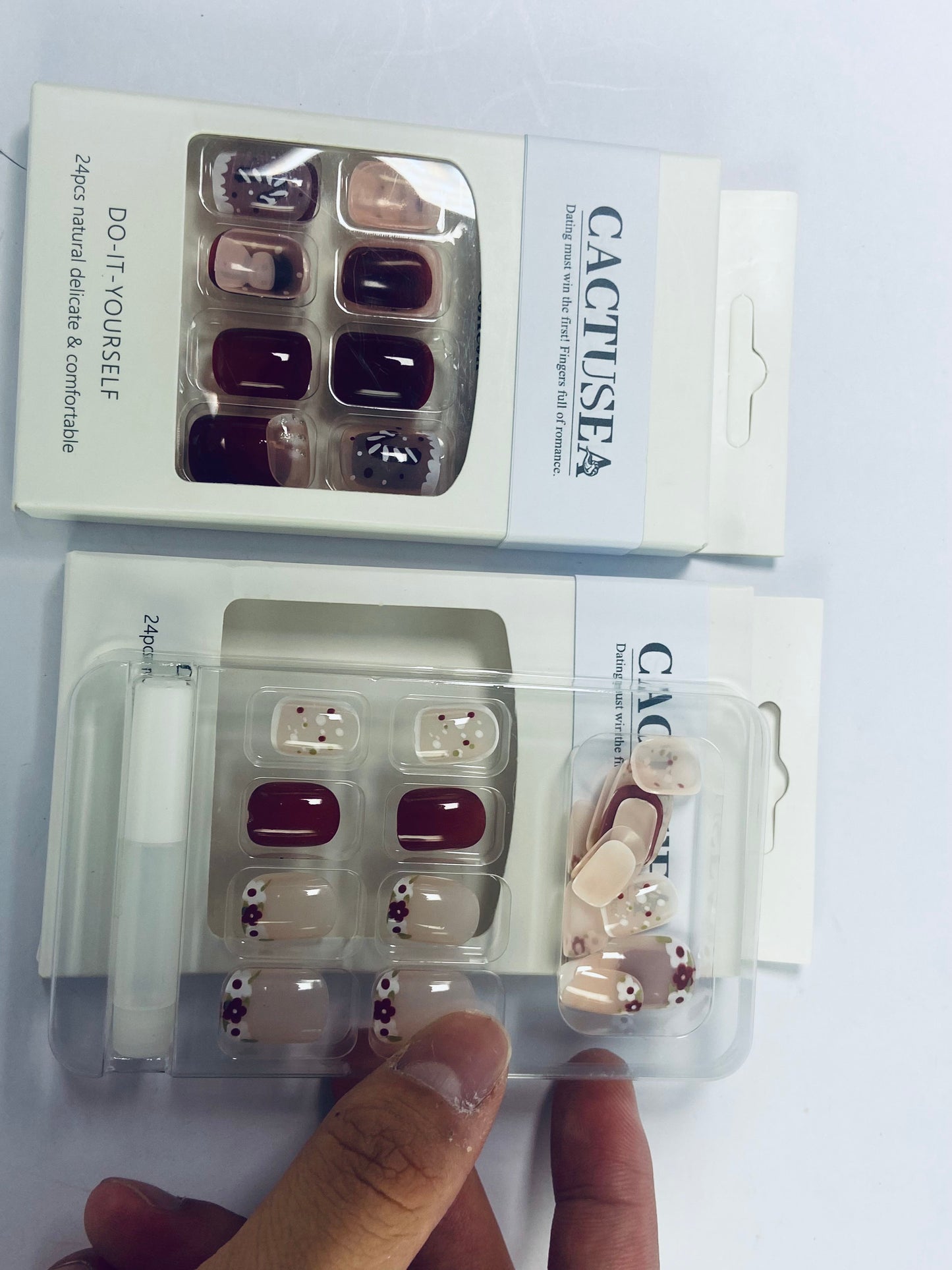 CACTUSEA 24 Pcs Flower Press on Nails Short Square Fake Nails Spring Cherry Blossom False Nails Glossy Full Cover Floral Acrylic Nails Stick on Nails for Women Nails Manicure Decoration
