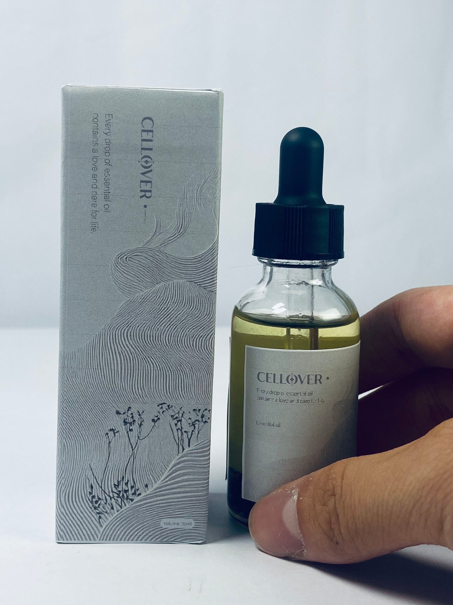 CELLOVER Eucalyptus Essential Oil,Therapeutic Grade,Premium Quality Perfect for Aromatherapy (30ml)