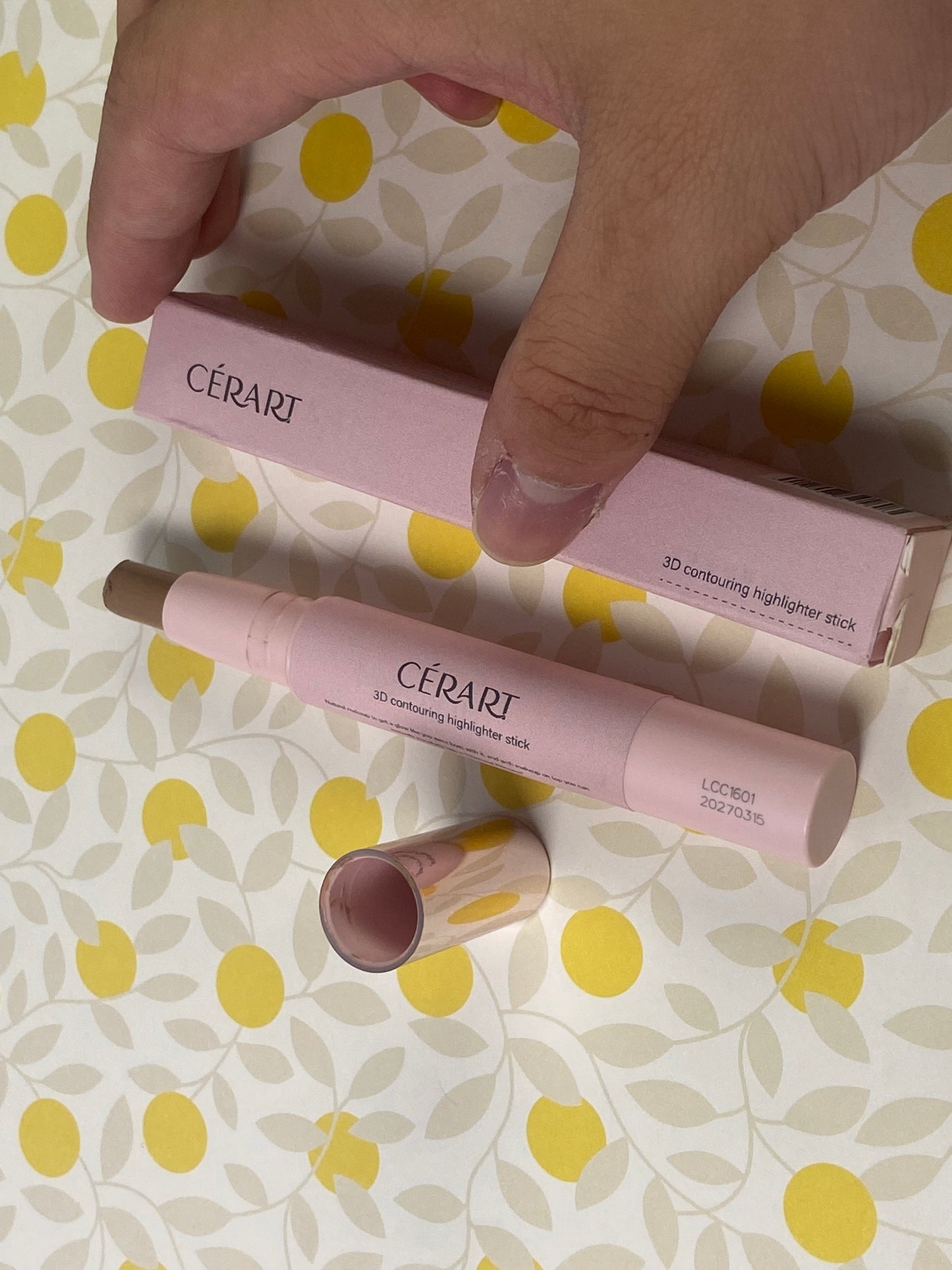 CÉRART Highlighter make-up  Eyeshadow Stick,  Cream Eye Shadow Sticks Brightener Eyeshadow Pencil Crayon Highlighter Eye Makeup Shadow  with Crease-proof Formula Long Lasting Waterproof Eye Shadow Make Up