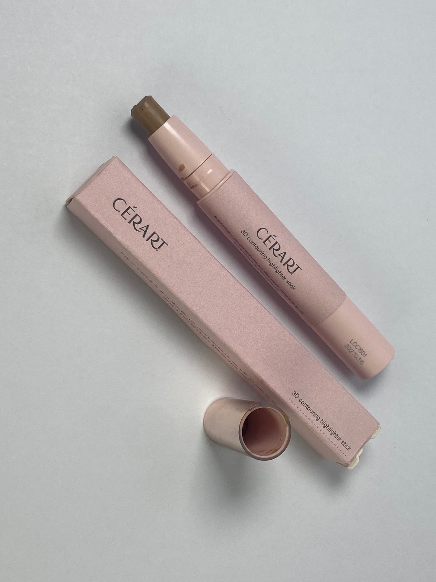 CÉRART Highlighter make-up  Eyeshadow Stick,  Cream Eye Shadow Sticks Brightener Eyeshadow Pencil Crayon Highlighter Eye Makeup Shadow  with Crease-proof Formula Long Lasting Waterproof Eye Shadow Make Up