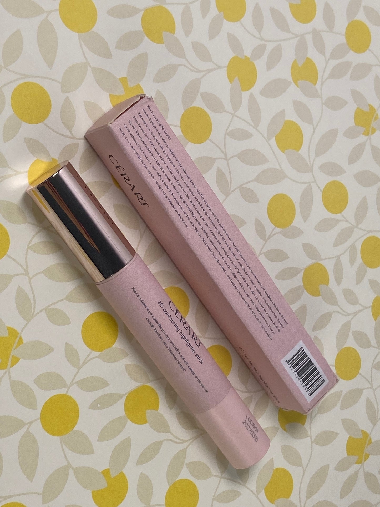 CÉRART Highlighter make-up  Eyeshadow Stick,  Cream Eye Shadow Sticks Brightener Eyeshadow Pencil Crayon Highlighter Eye Makeup Shadow  with Crease-proof Formula Long Lasting Waterproof Eye Shadow Make Up