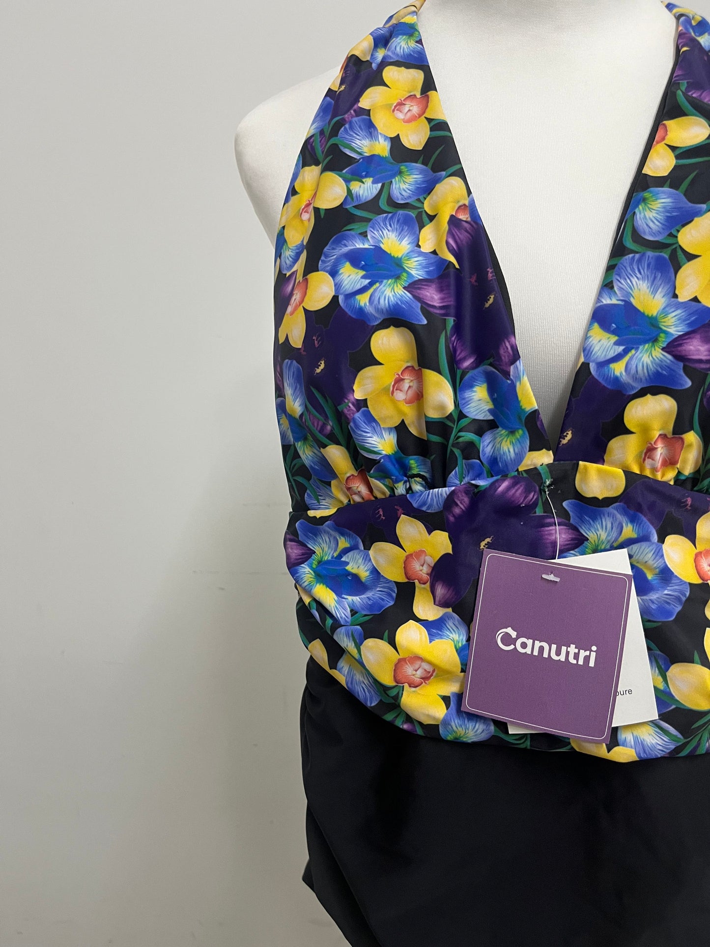 【Canutri Floral Halter Swimsuit】—— Stylish & Flattering Beachwear