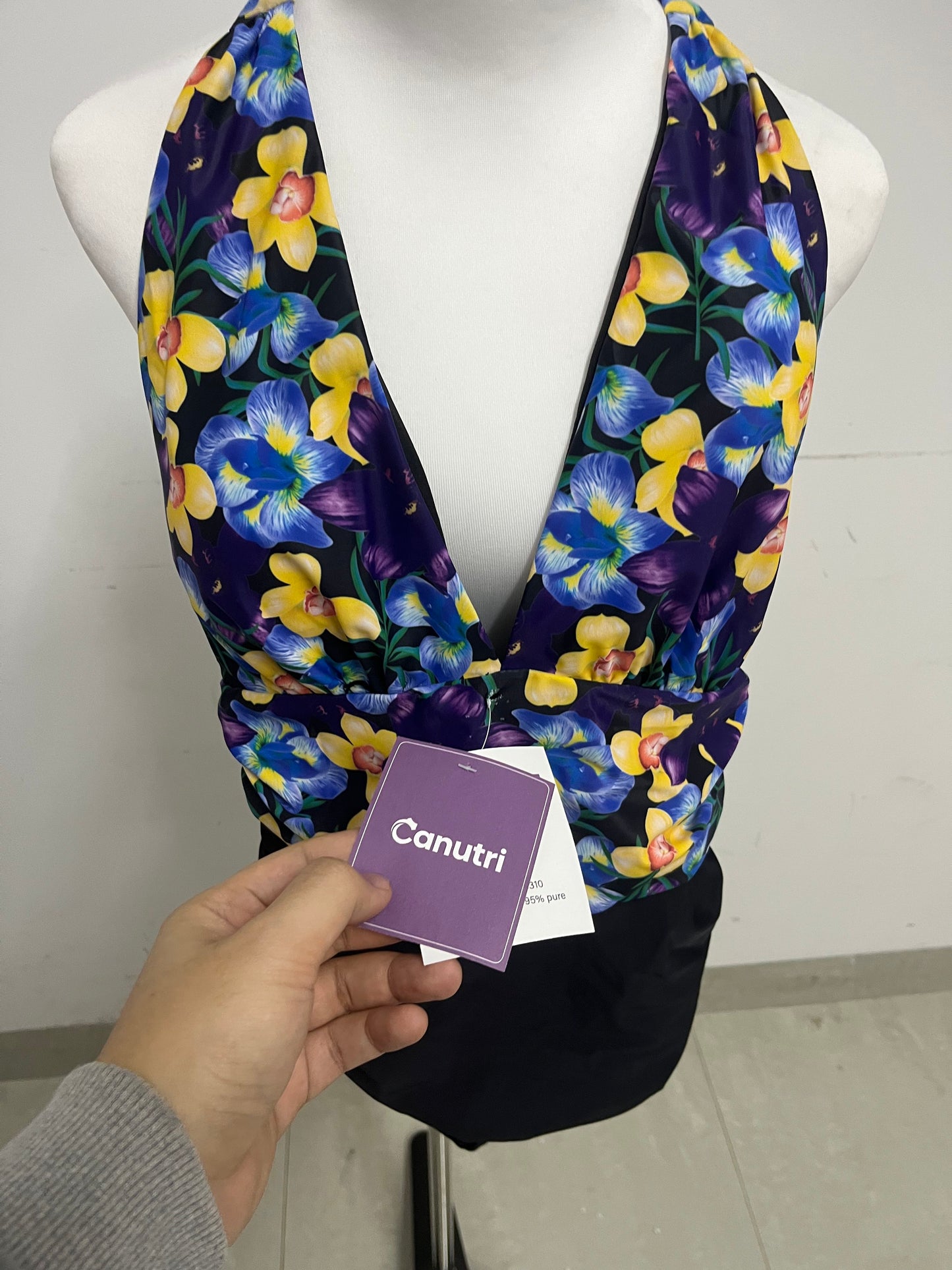【Canutri Floral Halter Swimsuit】—— Stylish & Flattering Beachwear