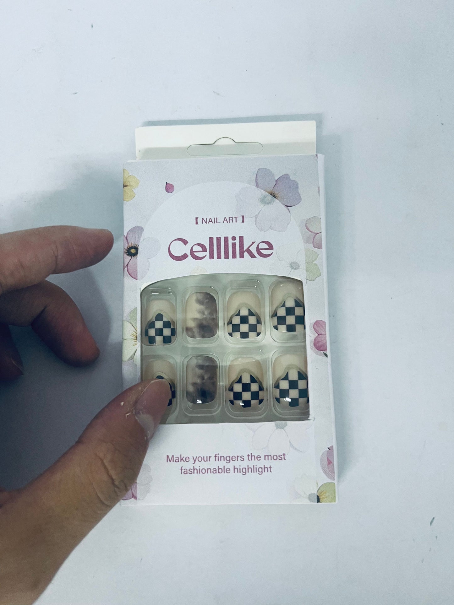 Celllike Checkerboard & Smudge Nail Art Tips - Fashion Nails in Minutes