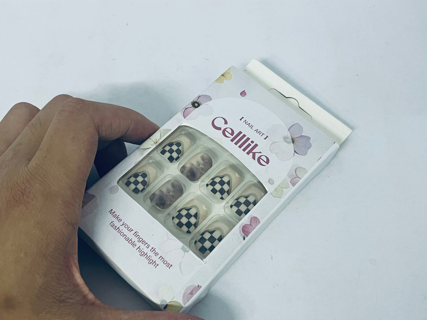 Celllike Checkerboard & Smudge Nail Art Tips - Fashion Nails in Minutes
