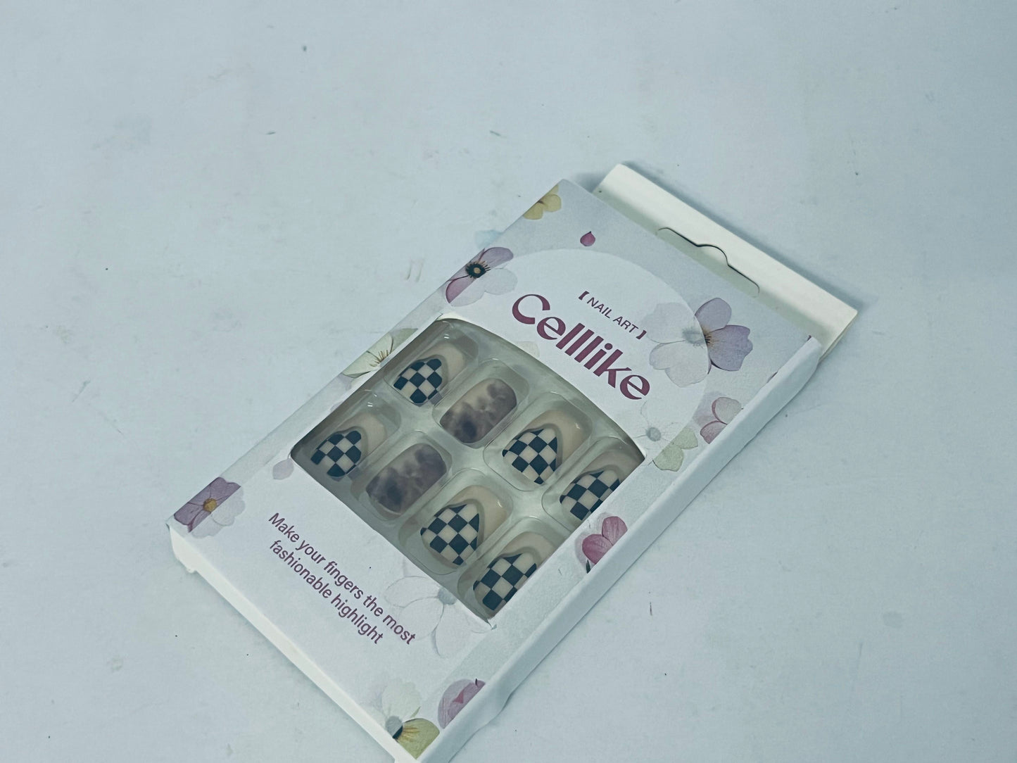 Celllike Checkerboard & Smudge Nail Art Tips - Fashion Nails in Minutes
