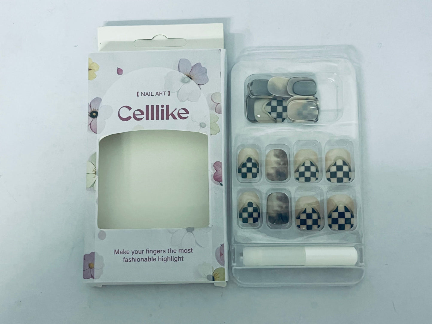 Celllike Checkerboard & Smudge Nail Art Tips - Fashion Nails in Minutes