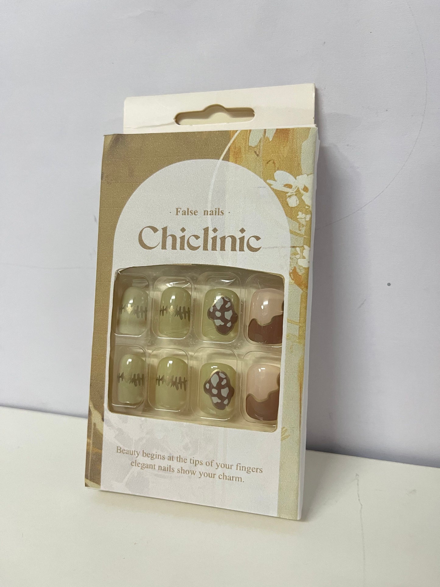 Chiclinic Cream Brown Art False Nails Self-Adhesive A Convenient & Elegant Item for Daily Manicure