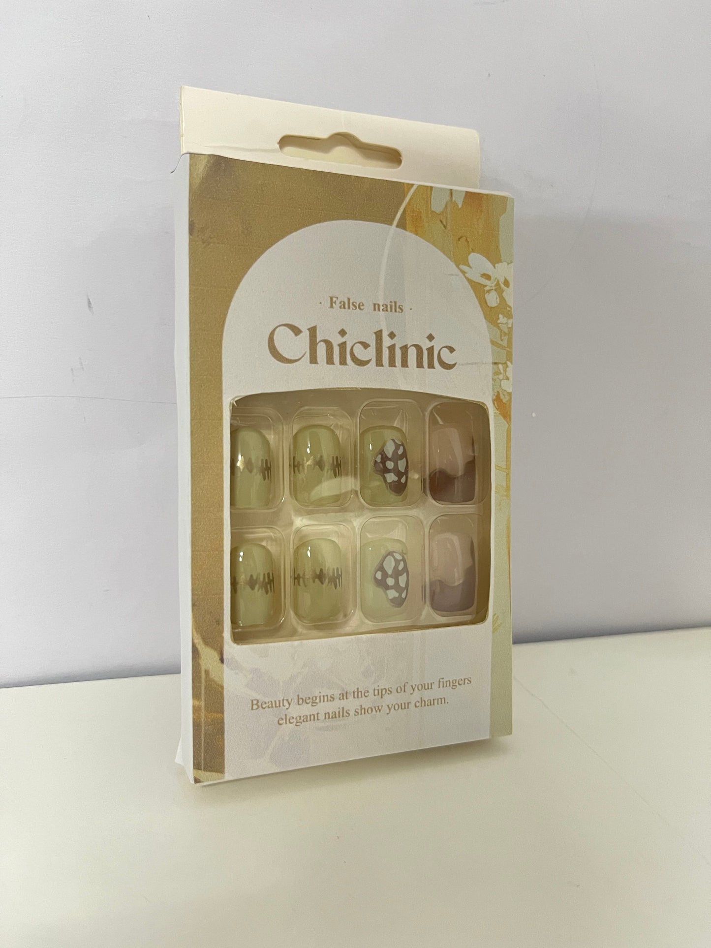 Chiclinic Cream Brown Art False Nails Self-Adhesive A Convenient & Elegant Item for Daily Manicure