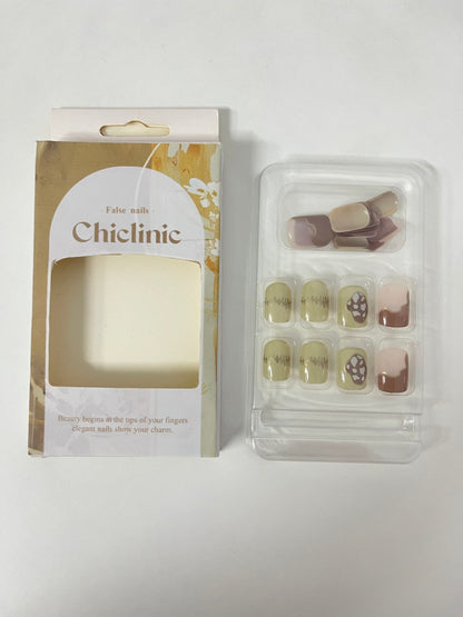 Chiclinic Cream Brown Art False Nails Self-Adhesive A Convenient & Elegant Item for Daily Manicure