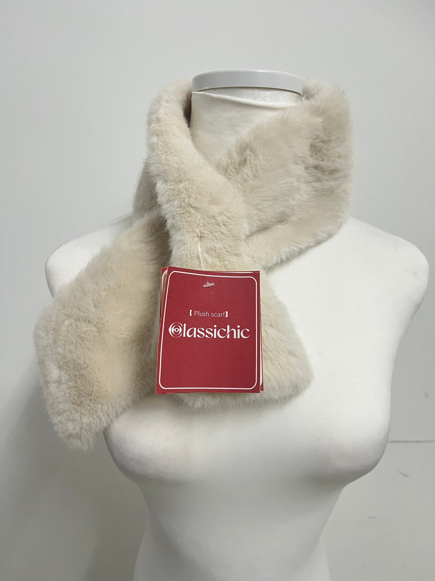 Classichic Off-White Scarf - 100% Polyester Faux Fur for Cozy Elegance