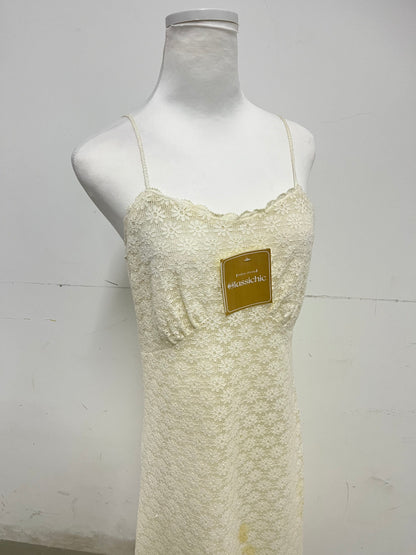 Classichic Yellow Skirt - Slim Fit Midi with Intricate Floral Lace Design