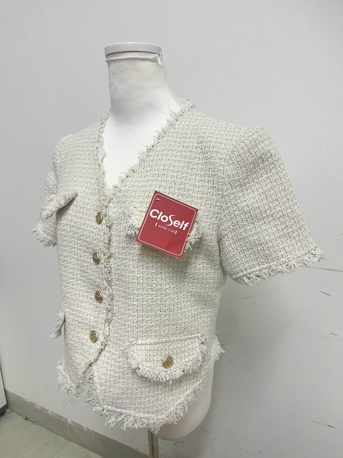 【CloSelf White Short-Sleeve Coat】——Chic Textured Outerwear for Daily Elegance