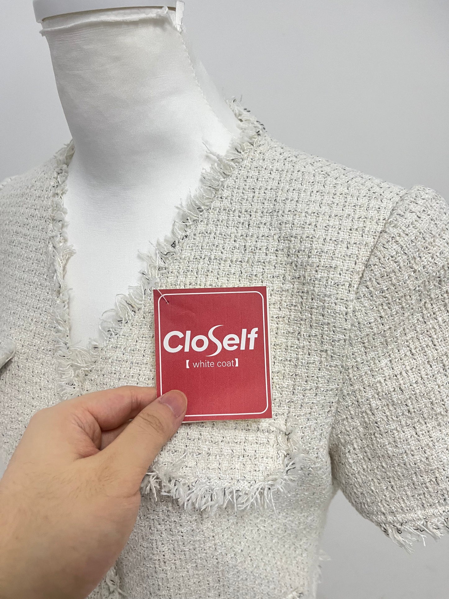 【CloSelf White Short-Sleeve Coat】——Chic Textured Outerwear for Daily Elegance