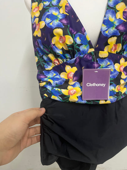 【Clothoney Bold Floral Halter Swimsuit】—— Stylish V-Neck & Adjustable Waist Tie for Summer Getaways