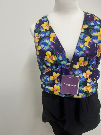 【Clothoney Bold Floral Halter Swimsuit】—— Stylish V-Neck & Adjustable Waist Tie for Summer Getaways