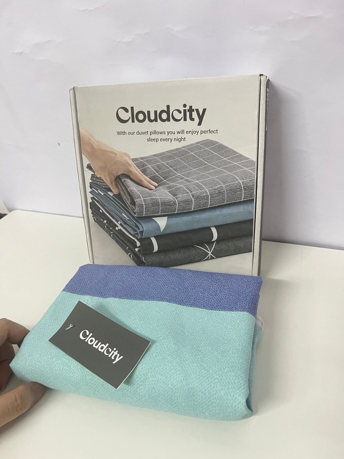 【Cloudcity Two-Tone Pillow Sham】—— Stylish & Comfortable Bedding Accessory
