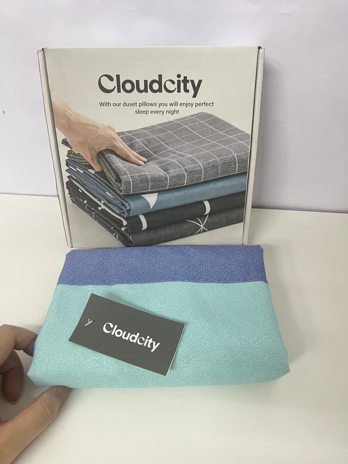 【Cloudcity Two-Tone Pillow Sham】—— Stylish & Comfortable Bedding Accessory