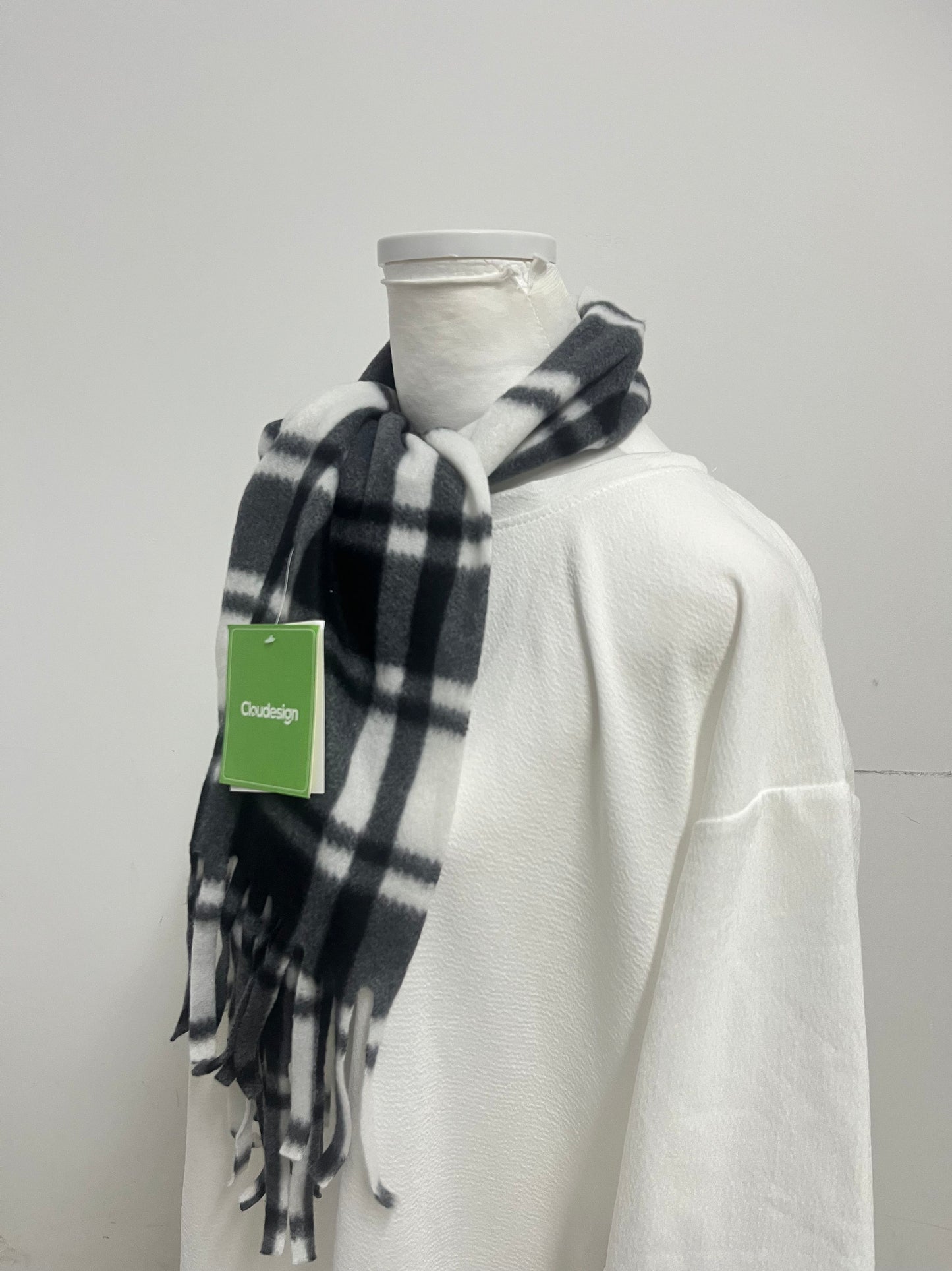 【Cloudesign Black and White Plaid Scarf】—— Stylish & Cozy Daily Matching Essential