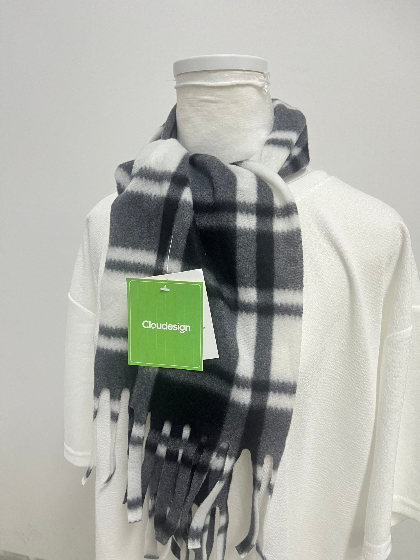 【Cloudesign Black and White Plaid Scarf】—— Stylish & Cozy Daily Matching Essential