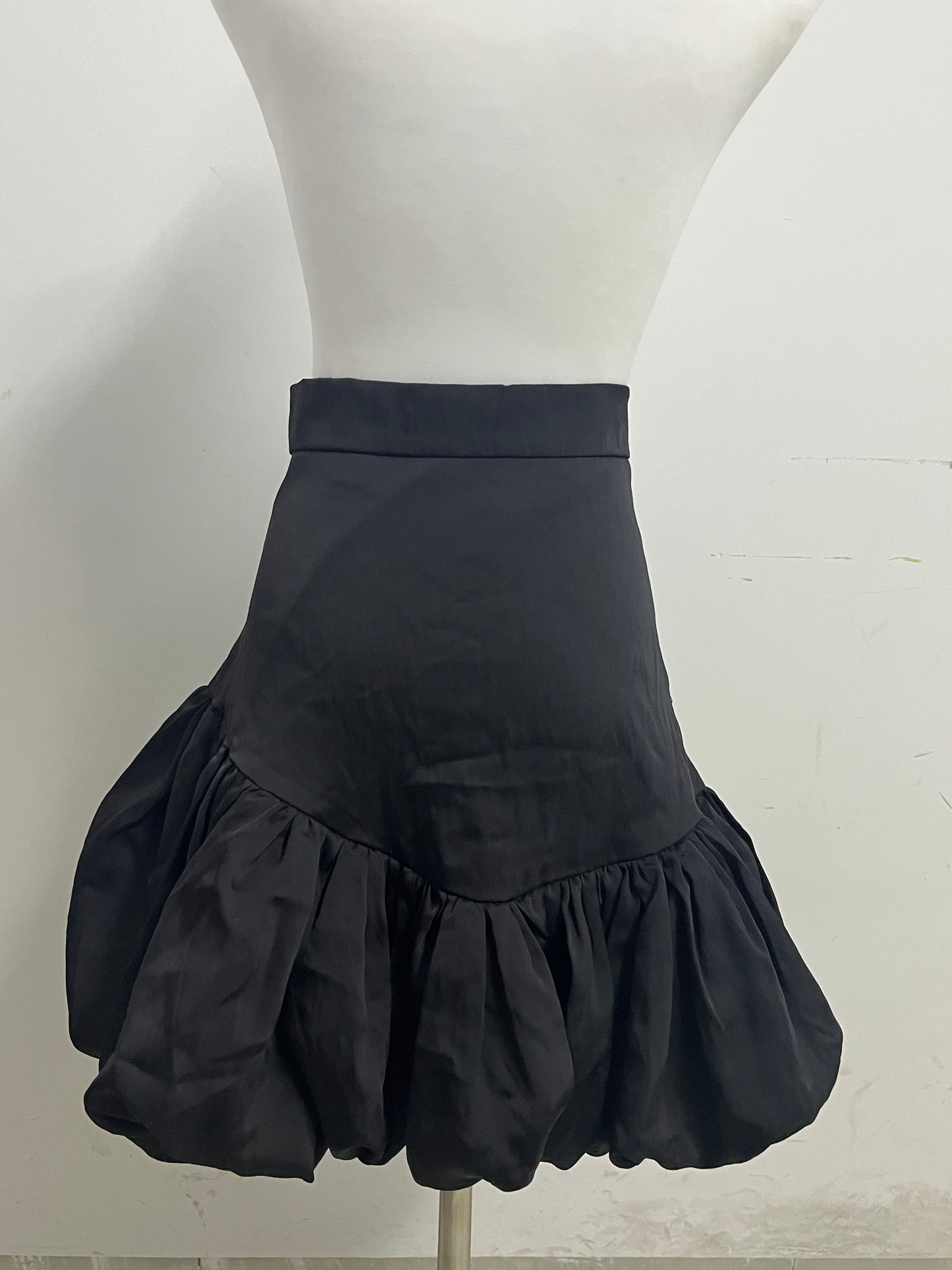 【Coastop Black Ruffled Puff Skirt】—— Stylish & Playful Wardrobe Essential