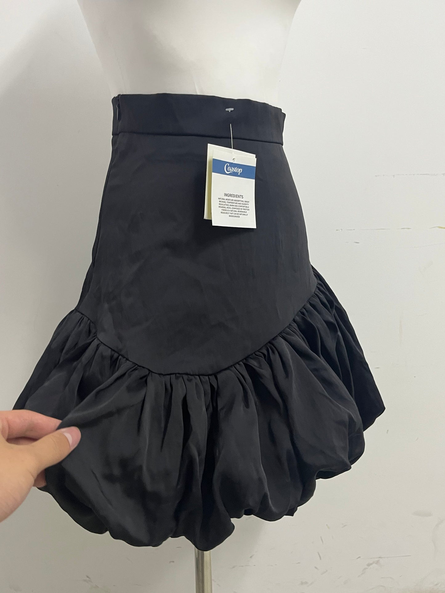 【Coastop Black Ruffled Puff Skirt】—— Stylish & Playful Wardrobe Essential