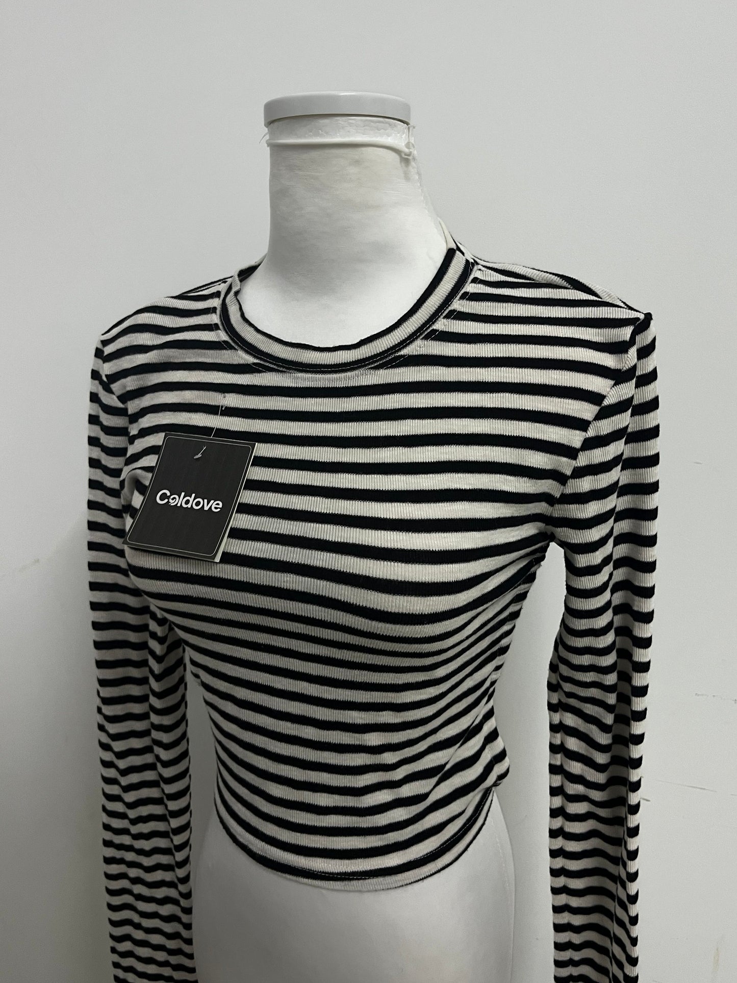 【Coldove Striped Cropped Long-Sleeve Top】—— Stylish & Versatile Daily Basic