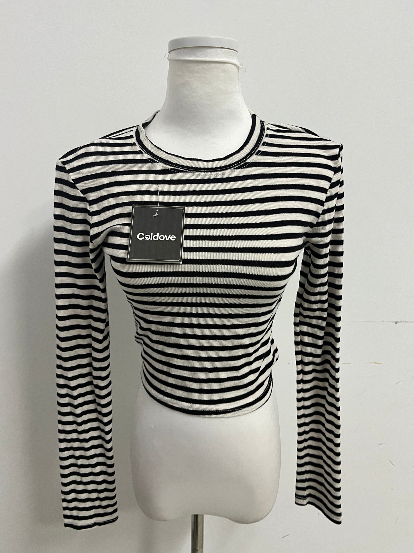 【Coldove Striped Cropped Long-Sleeve Top】—— Stylish & Versatile Daily Basic