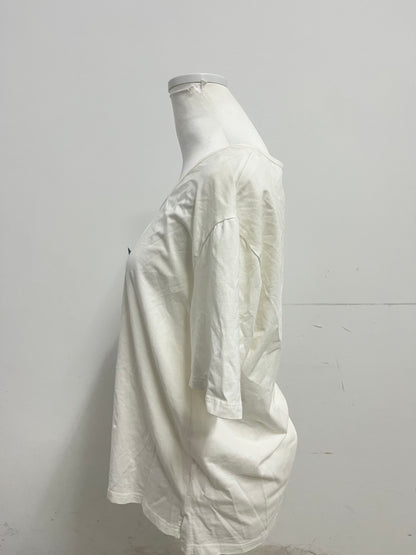【Collegenie White V-Neck Pure Cotton T-shirt】——Comfortable Basic Top for Daily Wear