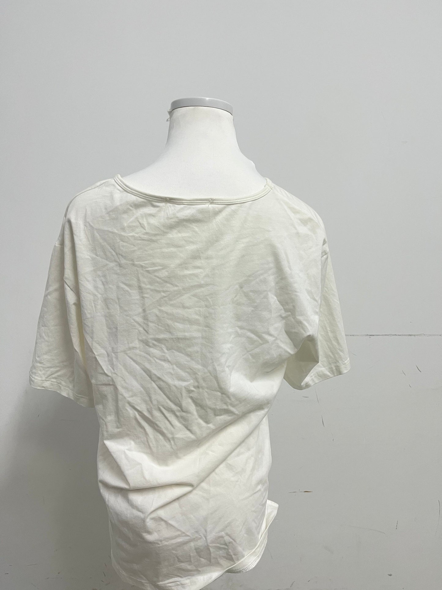 【Collegenie White V-Neck Pure Cotton T-shirt】——Comfortable Basic Top for Daily Wear