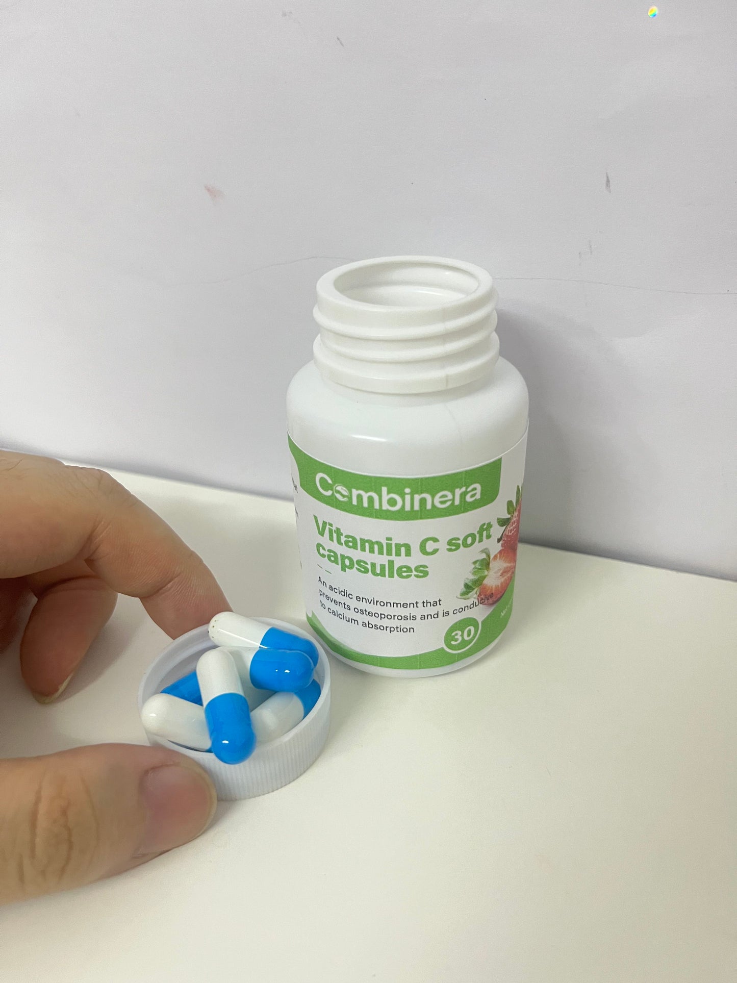 Combinera Vitamin C Soft Capsules (Strawberry Flavor) A Gentle Item for Daily Nutritional Supplement