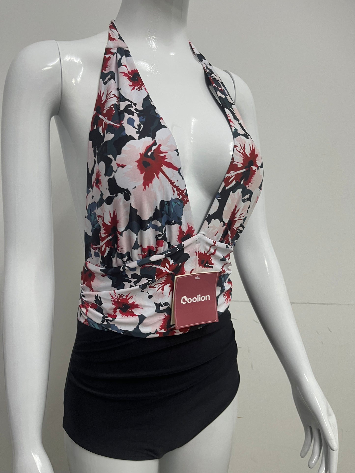 【Coolion Floral Halter One-Piece Swimsuit】—— Flattering Style & Comfort for Beach Days