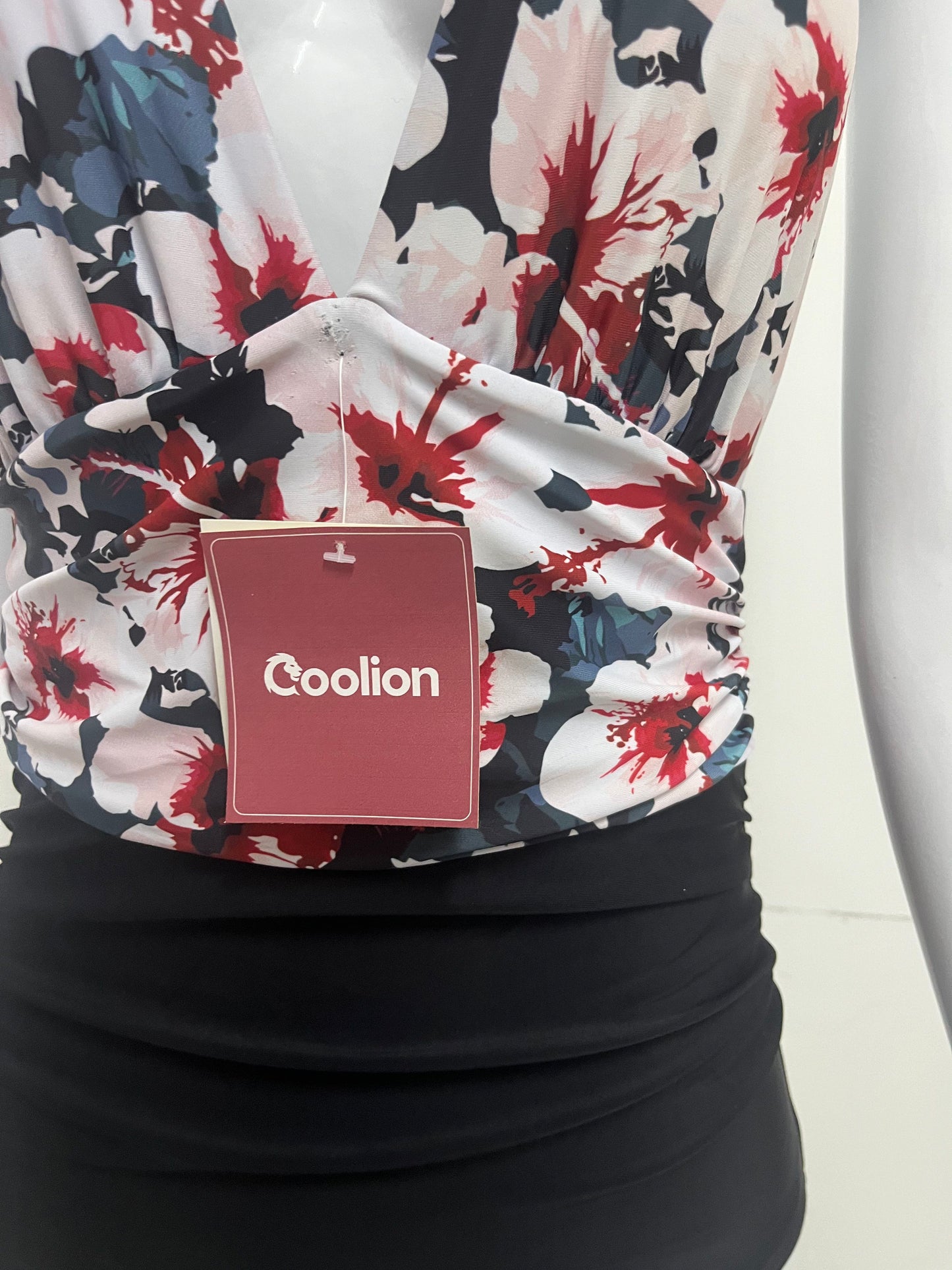 【Coolion Floral Halter One-Piece Swimsuit】—— Flattering Style & Comfort for Beach Days