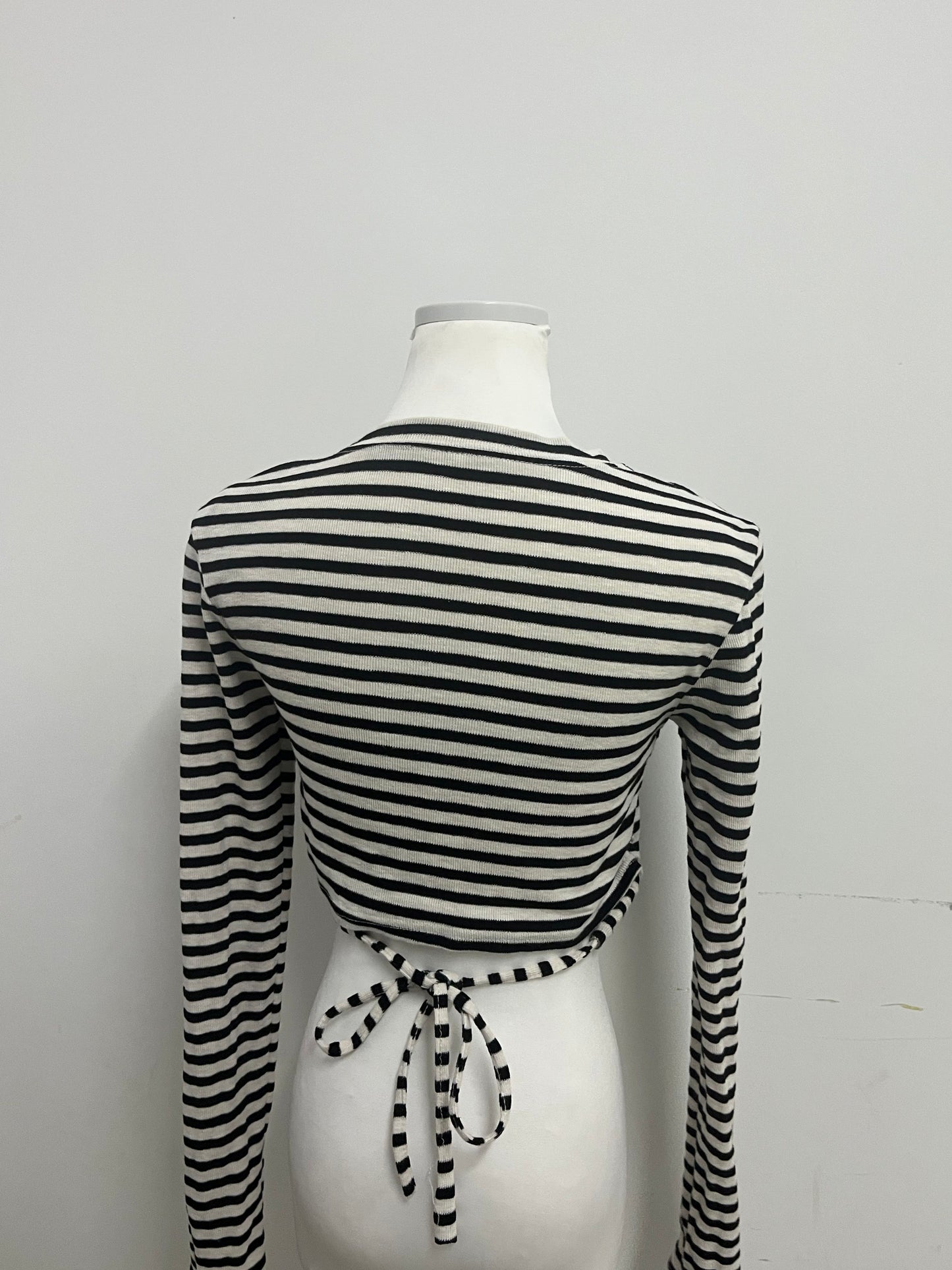 Cosyouth Black and White Striped Cropped Long-Sleeve Top with Back Tie | Retro Fashion, Slim-Fitting, A Must-Have for Stylish Outfits