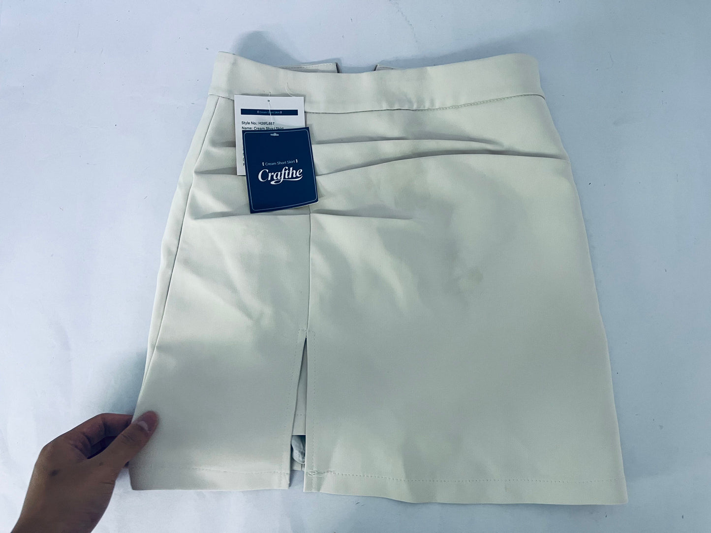 Crafthe Cream Slit Mini Skirt - An Elegant Commuting Choice for Office and Daily Wear