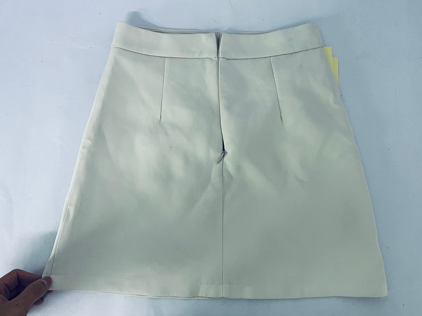 Crafthe Cream Slit Mini Skirt - An Elegant Commuting Choice for Office and Daily Wear