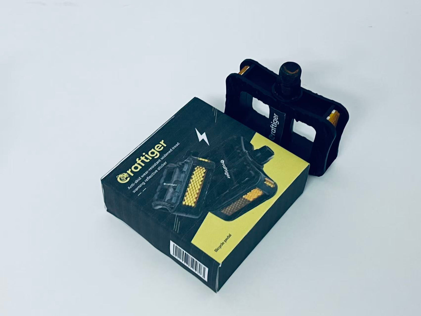 Craftiger Non-Slip Reflective Bicycle Pedal Water-Resistant & Durable A Practical Item for Safe Cycling