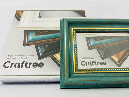 Craftree Square Picture Frame Blue Square Photo Frame Desktop Display Mount on the wall. Plastic Panel (not Glass), Plastic Packaging (not Carton).Tips, Peel Off The Panel's Film.