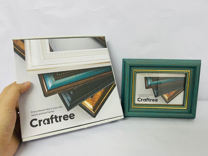 Craftree Square Picture Frame Blue Square Photo Frame Desktop Display Mount on the wall. Plastic Panel (not Glass), Plastic Packaging (not Carton).Tips, Peel Off The Panel's Film.