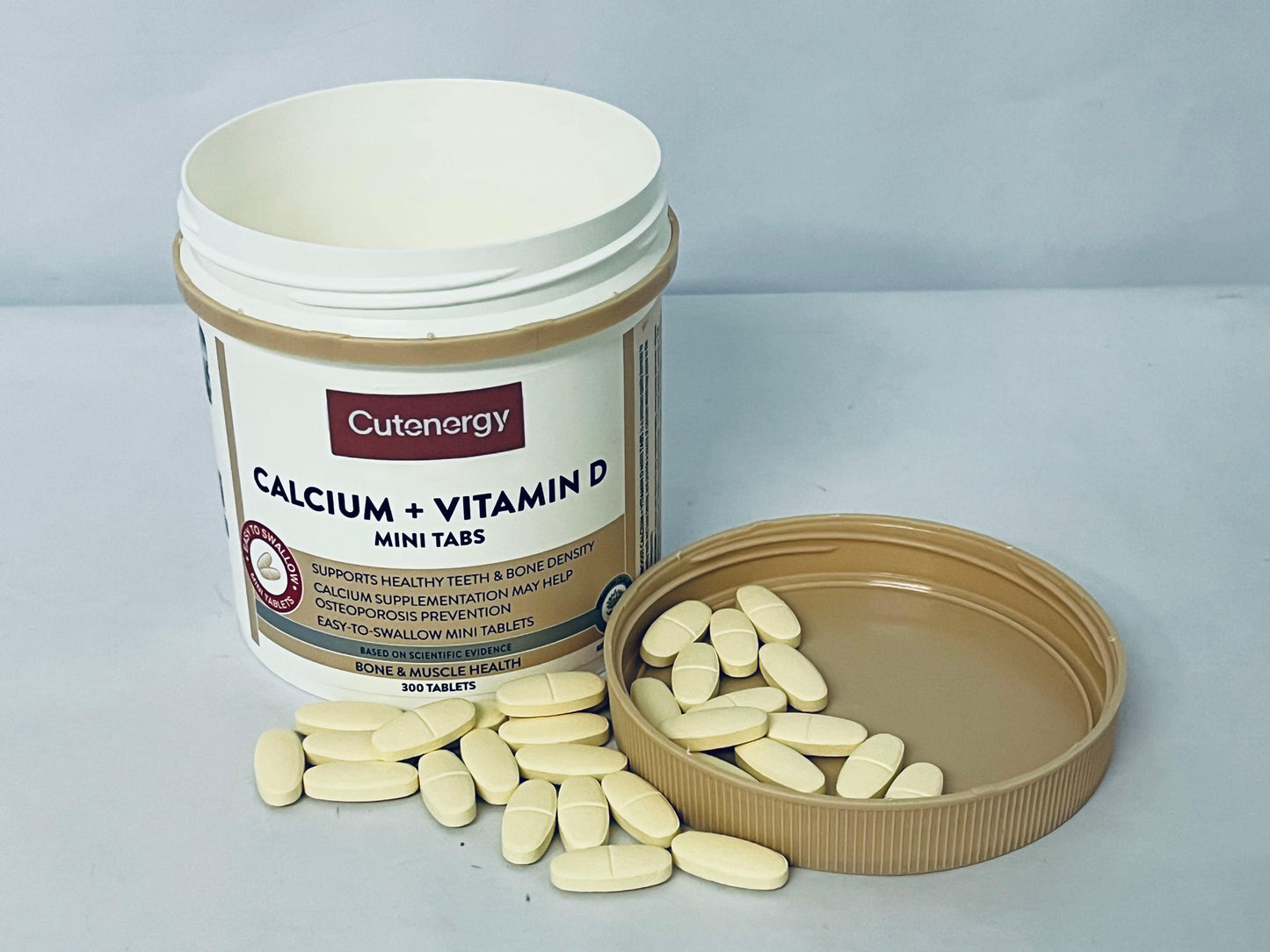 Cutenergy Calcium with Vitamin D3 and Citrate 830mg | Supplement for Women & Men | Bone Strength Support | Calcio | 300 Tablets | 2-Month Supply